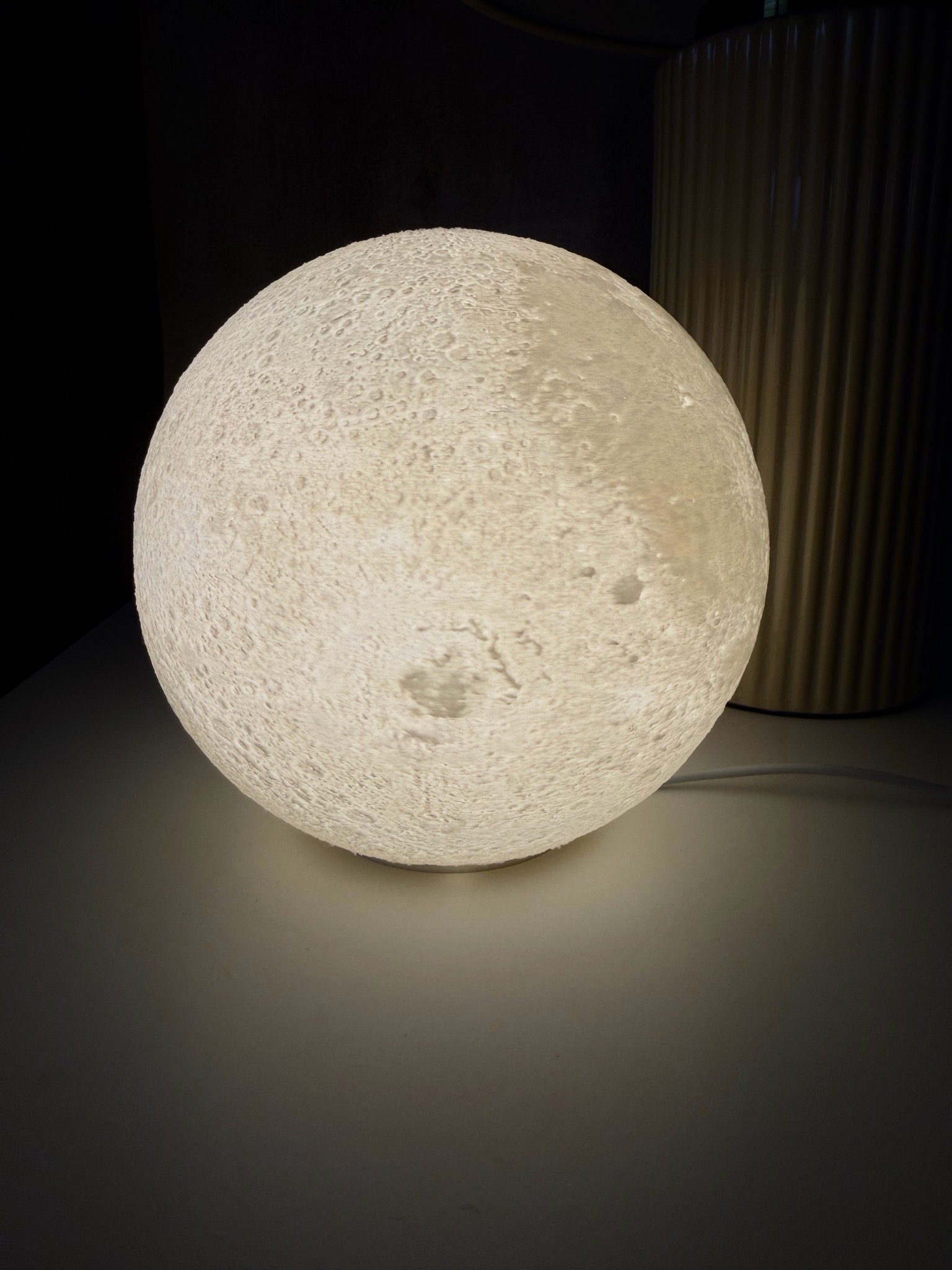 LunarGlow – 3D-Druck Mondlampe für gemütliches Licht