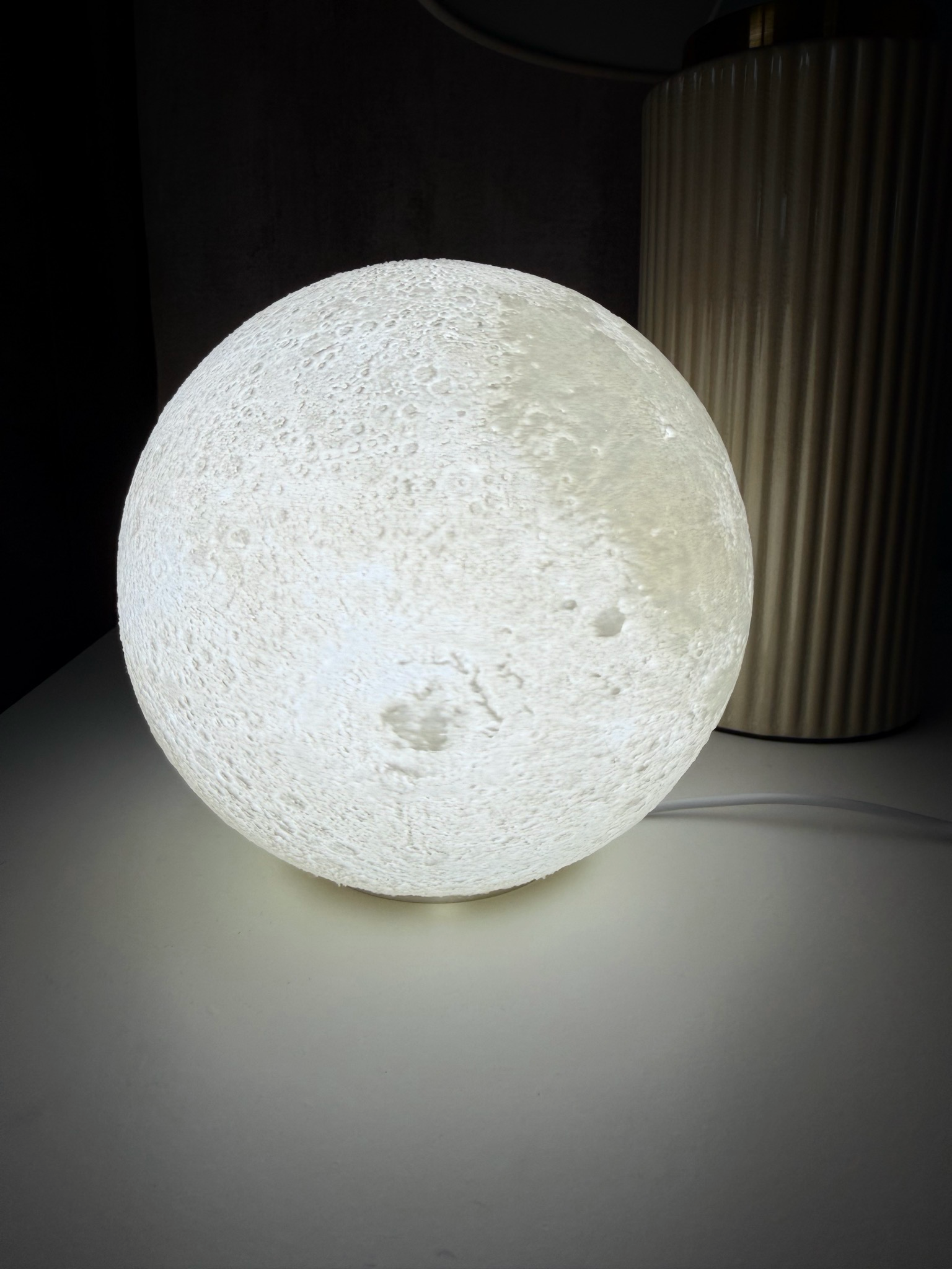 LunarGlow – 3D-Druck Mondlampe für gemütliches Licht